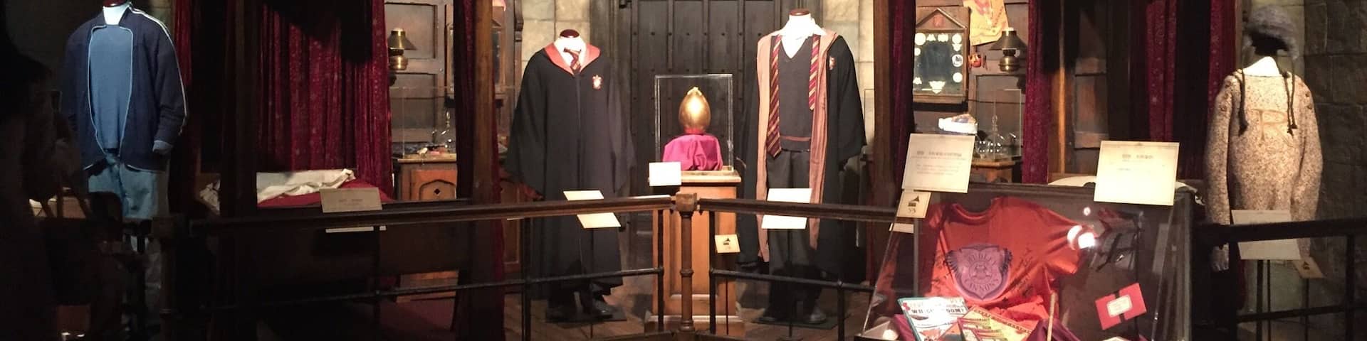 The Harry Potter Exhibition has finally comes to Shanghai, it's on the 9F of the Super Brand Mall at Luijiazui CBD. If you're in Shanghai, must definitely visit, it's only there till the end of February. (More affordable prices when going in groups of three or more, students, kids, and seniors.) But personally I just really like the gift shop!