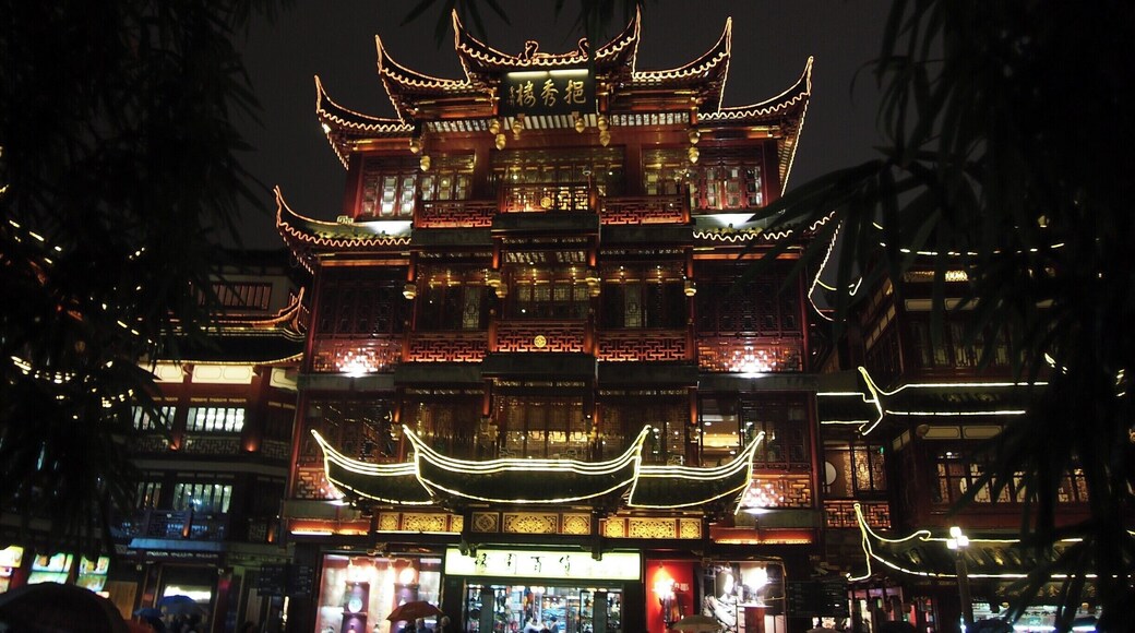 The winding classical Yu Garden is the touristic heart of Shanghai Old City