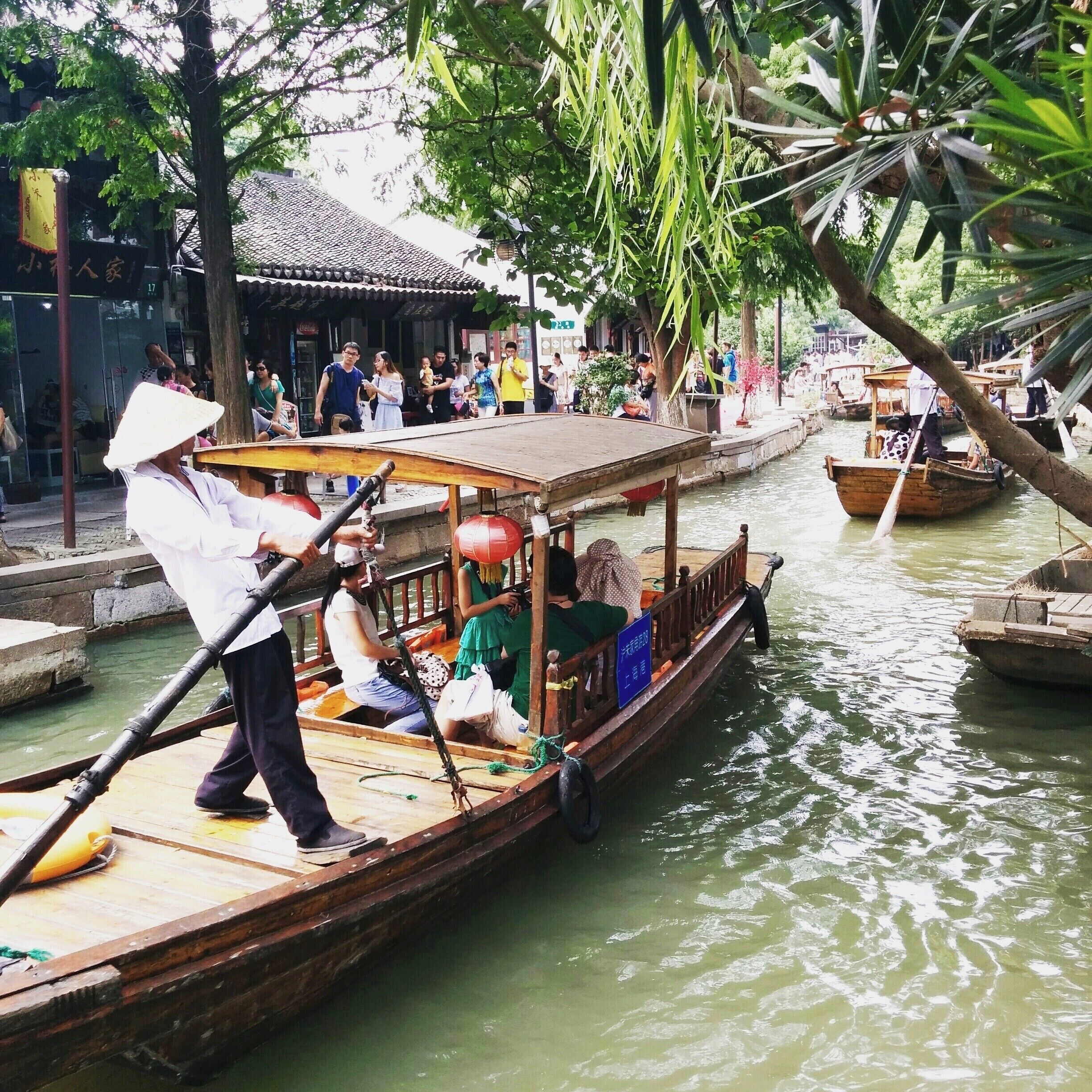 This small town is really close to Shanghai. It's amazing how Zhujiajiaozhen looks like Venice #lifeatexpedia