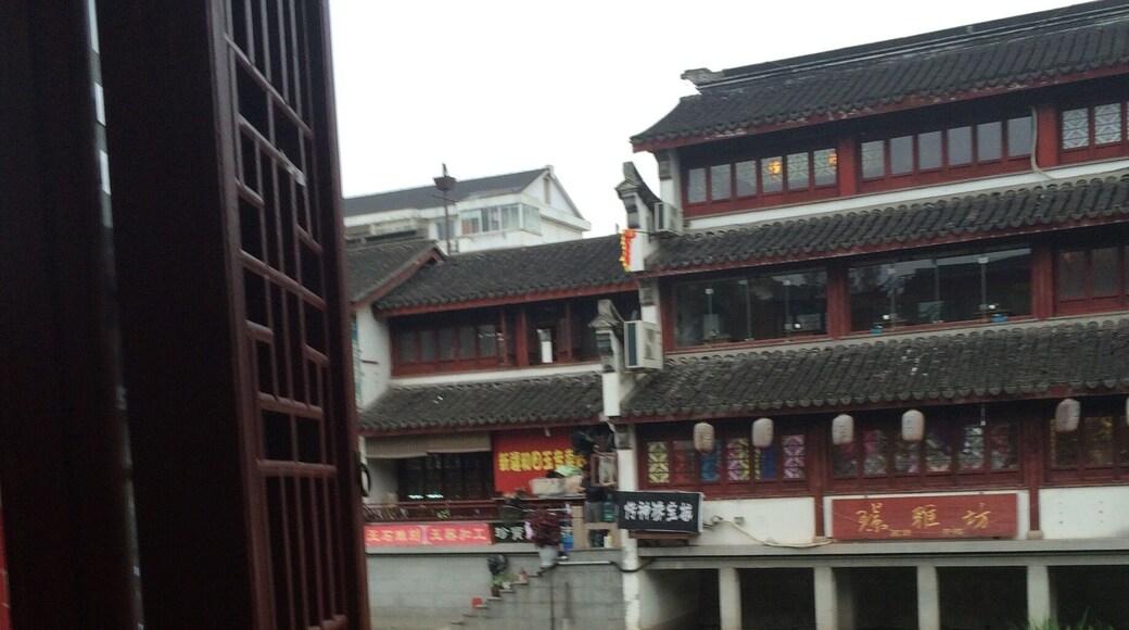 Love the history of this old town! Quaint alleys filled with musicians, tea shops, coffee shops, handmade wood items, boat rides, cafes....just a great place to indulge in culture!