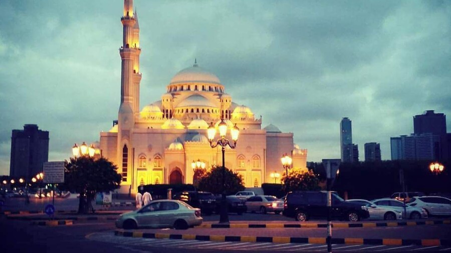 Afternoon View- 6:00pm
Al Noor Mosque in Buhairah Corniche is famous for its architecture which resembles the ‘Blue Mosque’ in Turkey. It is bedecked with 34 elegant cascading domes in the exterior.
Specifically, Al Noor Mosque is bedecked with 34 elegant cascading domes in the exteriors that always catch the eyes of visitors and faithful. “The central dome is surrounded by several half domes and finally at each corner by four small cupola domes,”
Situated in the Corniche, Al Noor Mosque is a living testimony to local residents, whose families have lived in this oldest settlement in the emirate.
#Travels #Travelling #Mosque
#Masjid #Photograph #Sharjah #UAE