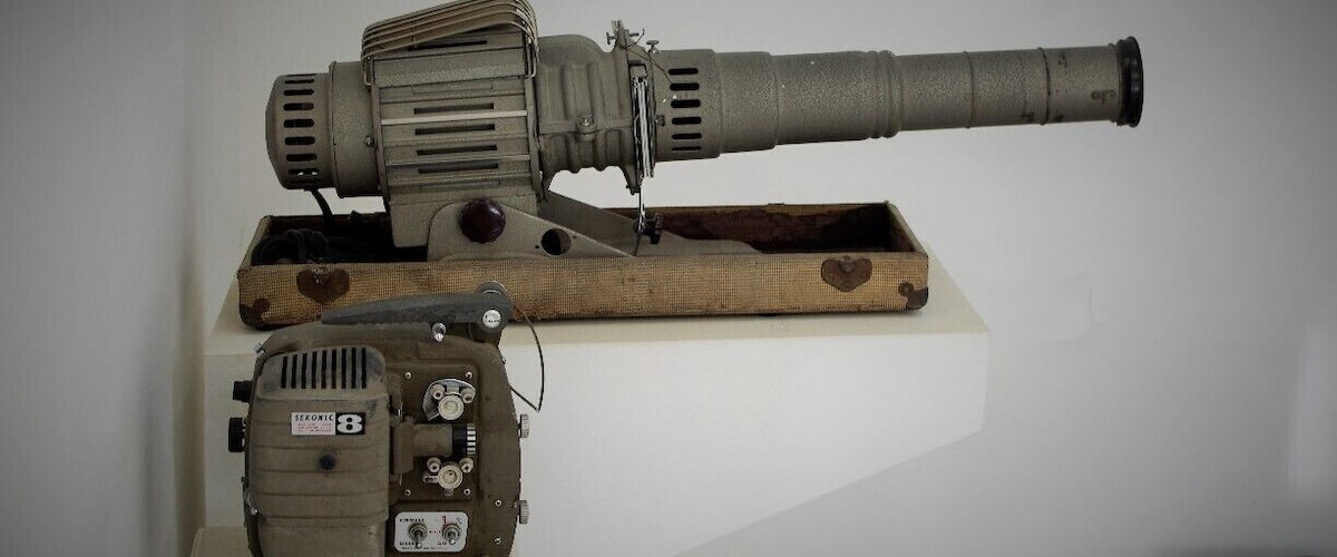 CAN ANYONE TELL WHAT IS THIS THING !!!, I WILL REVEAL THE ANSWER AFTER 24 HRS FROM POSTING IT ... IT WILL BE THE WHOLE PHOTO ... HOW DID THING CHANGE ....