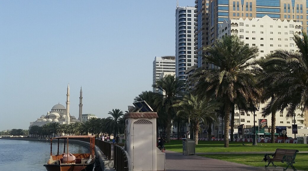 Al Majaz Waterfront is one of Sharjah’s most popular destinations for tourists and residents and offers a range of events and activities throughout the year. Kids enjoy Al Majaz’s splash park, miniature golf and play areas while their parents can use the jogging track, take a private boat cruise or simply enjoy a quality dining experience.
#Travels #Travelling #Places #Photography #Sharjah #UAE