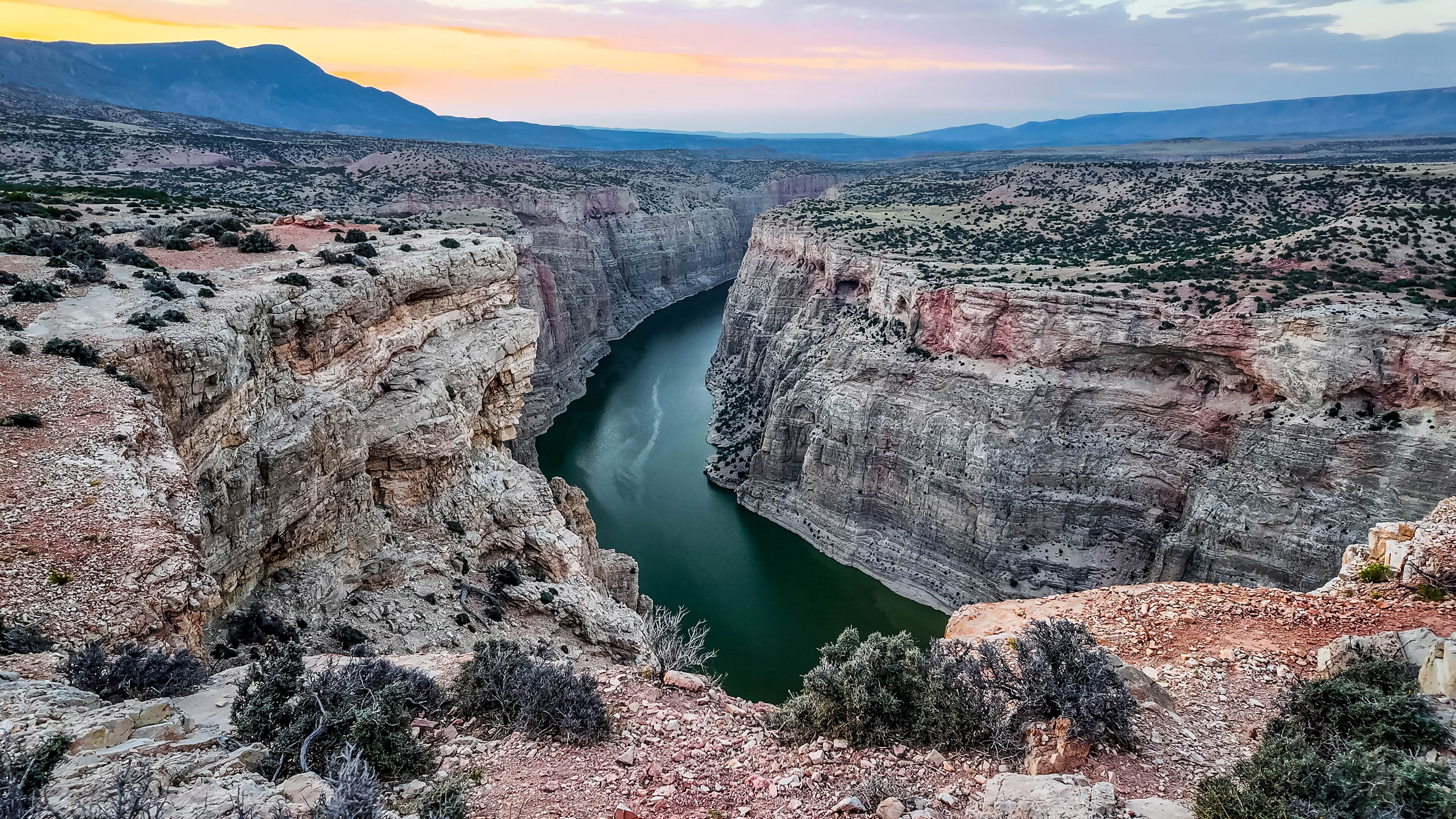 Golden sunset at Bighorn Canyon Devils Canyon Overlook scenic view