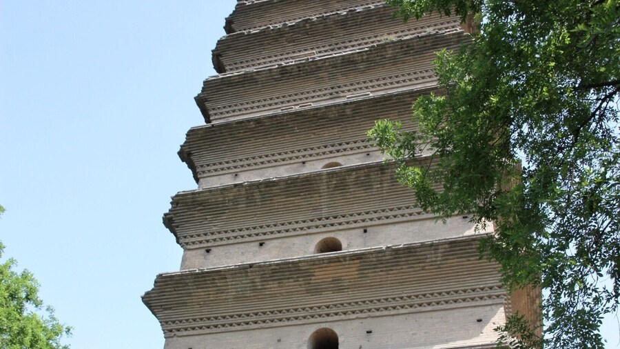 Nice quiet place , nice garden .