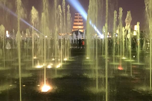 Lights, fountain and music show at the Giant Wild Goode Pagoda.