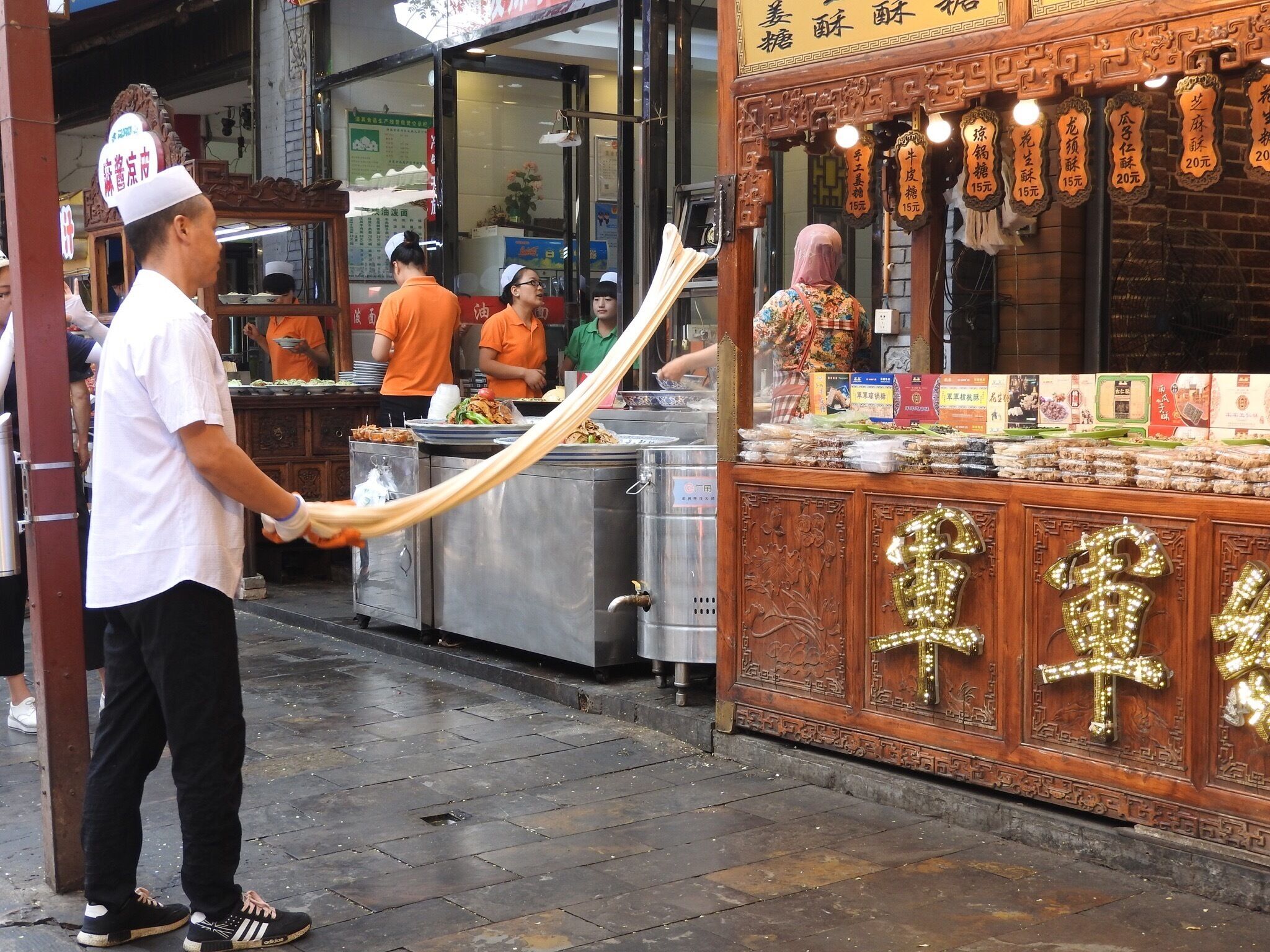 Taffy pulling in xian