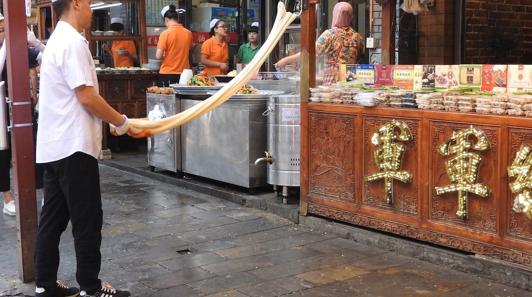 Taffy pulling in xian