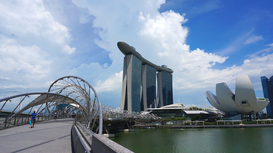 Exploring Marina Bay. From the left, Helix Bridge, Marina Bay Sands Hotel, and the building that looks like a flower is the Arts & Science Museum.