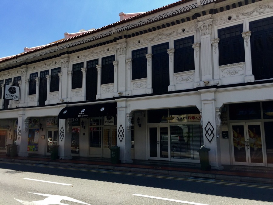 This road is one of the heritage roads in Singapore. Love the quaint neighborhood. Despite that it's only a few blocks away from the red light district, this area seems to be an upcoming trendy neighborhood with some cute little shops around.