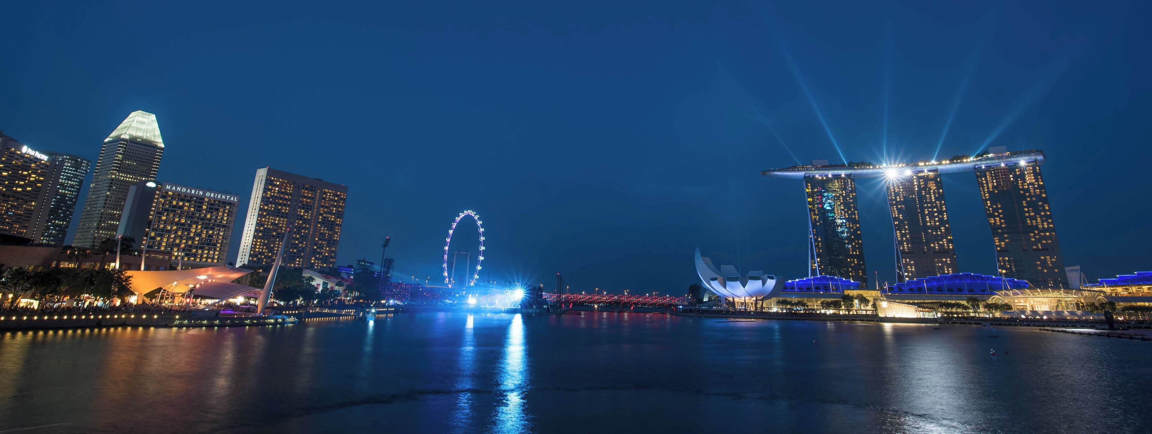 "Look there is a boat in the sky!!!" 
is something you can only say in Singapore. 
The Marina Bay Sands, Singapore's largest hotel has become a symbol of Singapore since it's inception. Partly because of the Singaporean ingenuity it represents and partly because it's so darn pretty. 

The five-star hotel is not only Singapore's largest and most popular hotel, but it's also the most Instagrammed hotel in the world!!

This world famous structure comprises of three columns joined at the top by a long surfboard terrace, which is adorned with bars, chill out spots and the world's longest lnfinity Pool 🌊
#history
#Singapore
#globetrottingscientists
Instagram: @two_coddiwompling_hodophiles