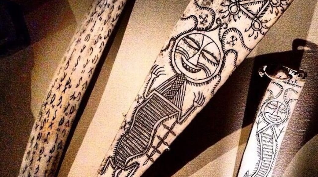 Batak priests (datu) inscribed sacred texts on the rib bones of water buffalo. These writings-magic formulas, oracles, recipes for medicines, and instructions for rituals and cures-were passed from generation to generation within a priestly class. Inscriptions on rib bones often contain calendrical information used by priests to divine auspicious days for particular activities. The bones also brought good luck to their owners. The beauty of the script and the poetic language were both appreciated.