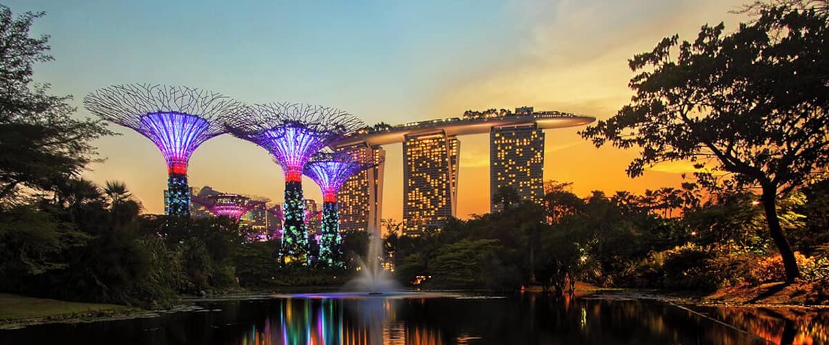 遮蔽的池塘 l A Hidden Pond, Gardens by the Bay Singapore *Corners of Singapore*
#Trovember
#Gardens by the Bay
#MBS
#Marina Bay Sands
#Singapore
#City
#Cityscape
#Landscape
#Night
#Cloud
#Cloudscape
#Sky
#Sunset
#Reflection
This hidden pond where located inside Gardens by the Bays is not easy to discover, this place surrounded by thick trees and plants. Not many peoples walking around, very quiet with lot of mosquitos at night. One of the most difficult and challenging shots in my life, it's because lack of the lighting source to support my shooting ☹ ☹ Photo captured inside Gardens by the Bay, Singapore 15-20 minutes before night.
This photo is inside my Top 30 "Corners of Singapore" collection album, enjoy all^^
Our Home by Kit Chan ~ Enjoy!
https://www.youtube.com/watch?v=O7g-PUjbusQ";
Photo Licensed by iLOVEnature's Photography Inspiration l All rights reserved.