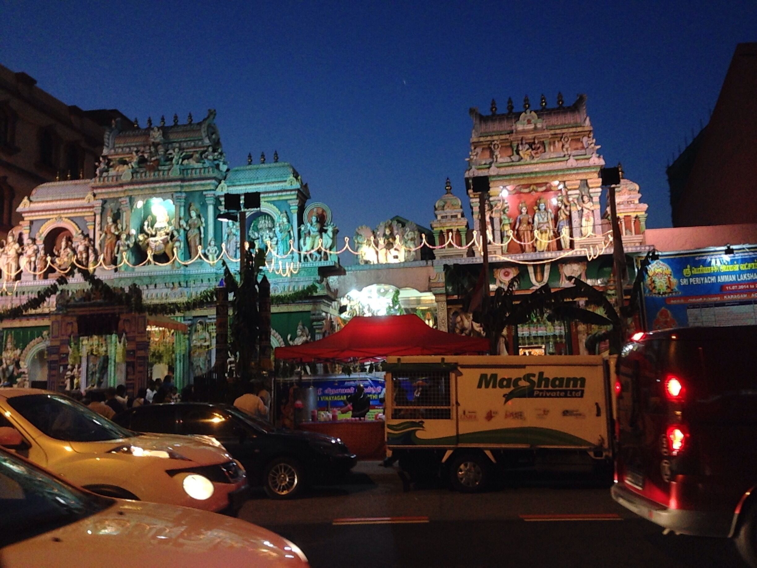 Hindu Temple at night / Singapore 