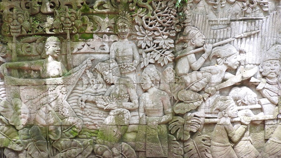 Malay warriors on a relief in Fort Canning Park, Singapore. This is only a small part of a huge mural stretching along a pathway which depicts activities that may have taken place in ancient Singapore. Fort Canning Park was once the burial ground of Malay kings.
#Details
#LikeALocal