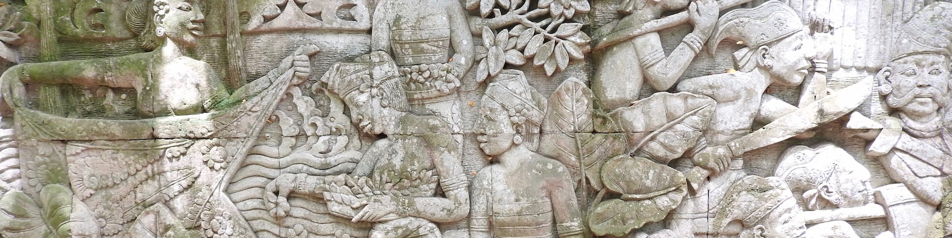 Malay warriors on a relief in Fort Canning Park, Singapore. This is only a small part of a huge mural stretching along a pathway which depicts activities that may have taken place in ancient Singapore. Fort Canning Park was once the burial ground of Malay kings.
#Details
#LikeALocal