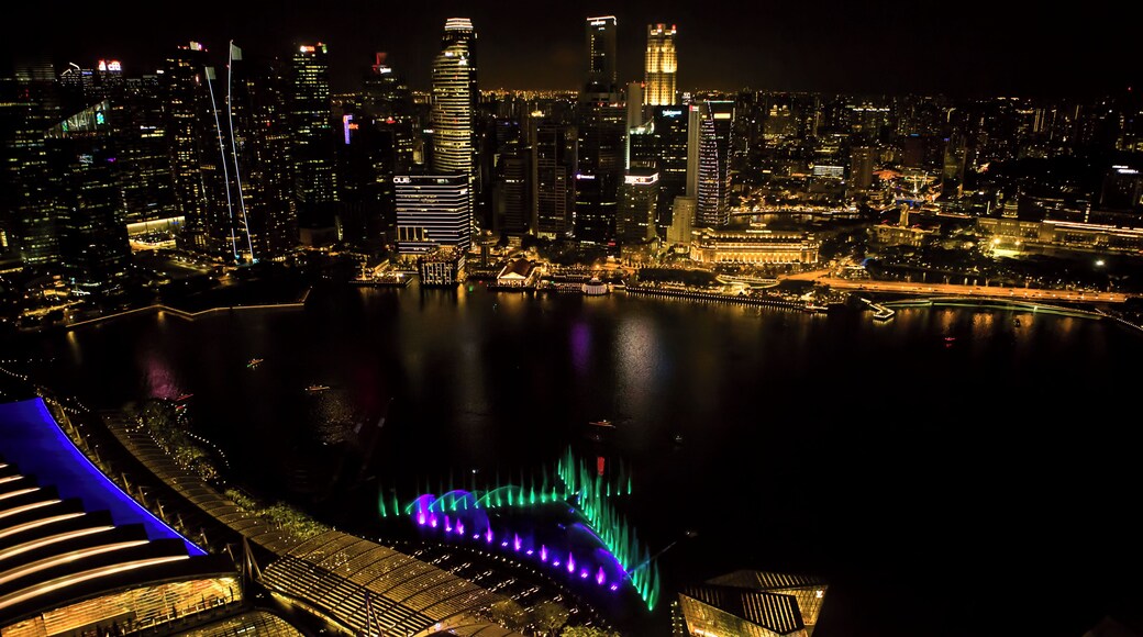 SPECTRA Light & Water Show
as seen from Marina Bay Sands Skypark Observatory (56th floor).