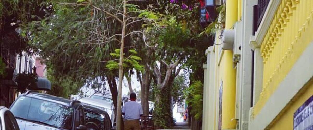 Guy delivering eggs... #street #streetscape #sanjose #costarica