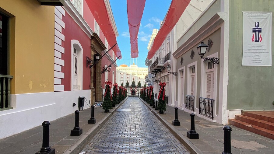 Definitely a Chang of color for the holidays