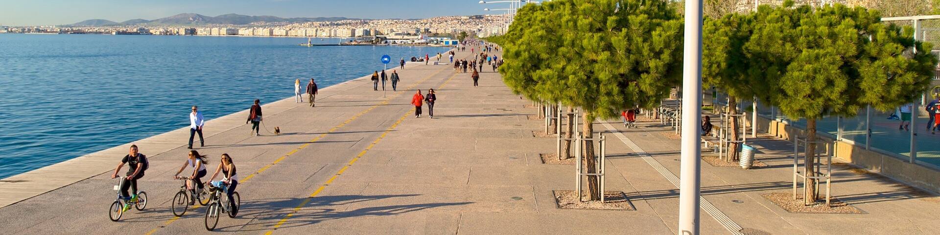 Thessaloniki featuring street scenes and general coastal views