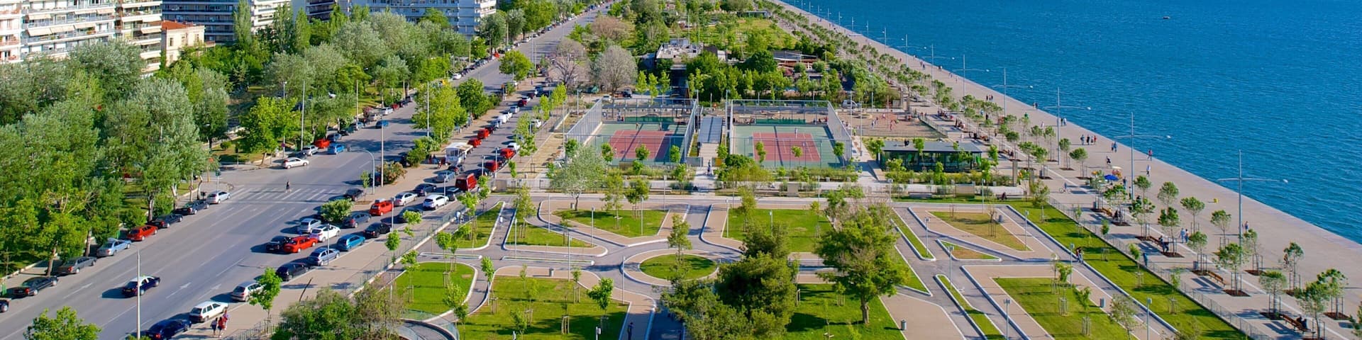 Thessaloniki mit einem allgemeine Küstenansicht, Park und Stadt