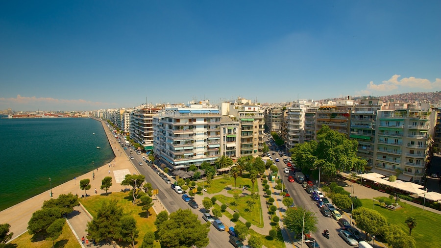 Tesalónica que incluye vistas de una costa, vistas panorámicas y una localidad costera