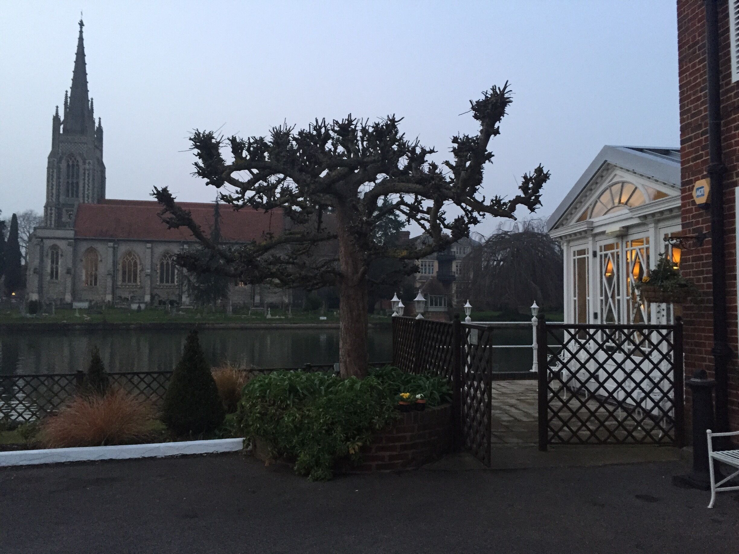 Fabulous restaurant on Thames River.  