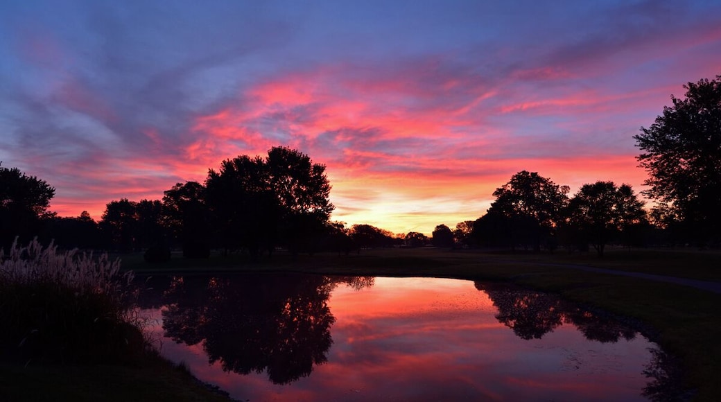 Sunrise on the 13th hole at the resort golf course. When I walked up to the tee box I had to take a few pictures of the beautiful colors.