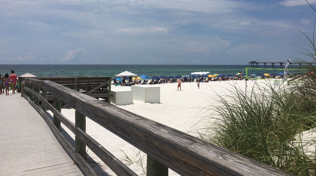 Getting to see the new renovations and beachfront in Fort Walton Beach. Summer is here and so are the crystal clear blues #FortWaltonBeach #EmeraldCoast #LifeatExpedia