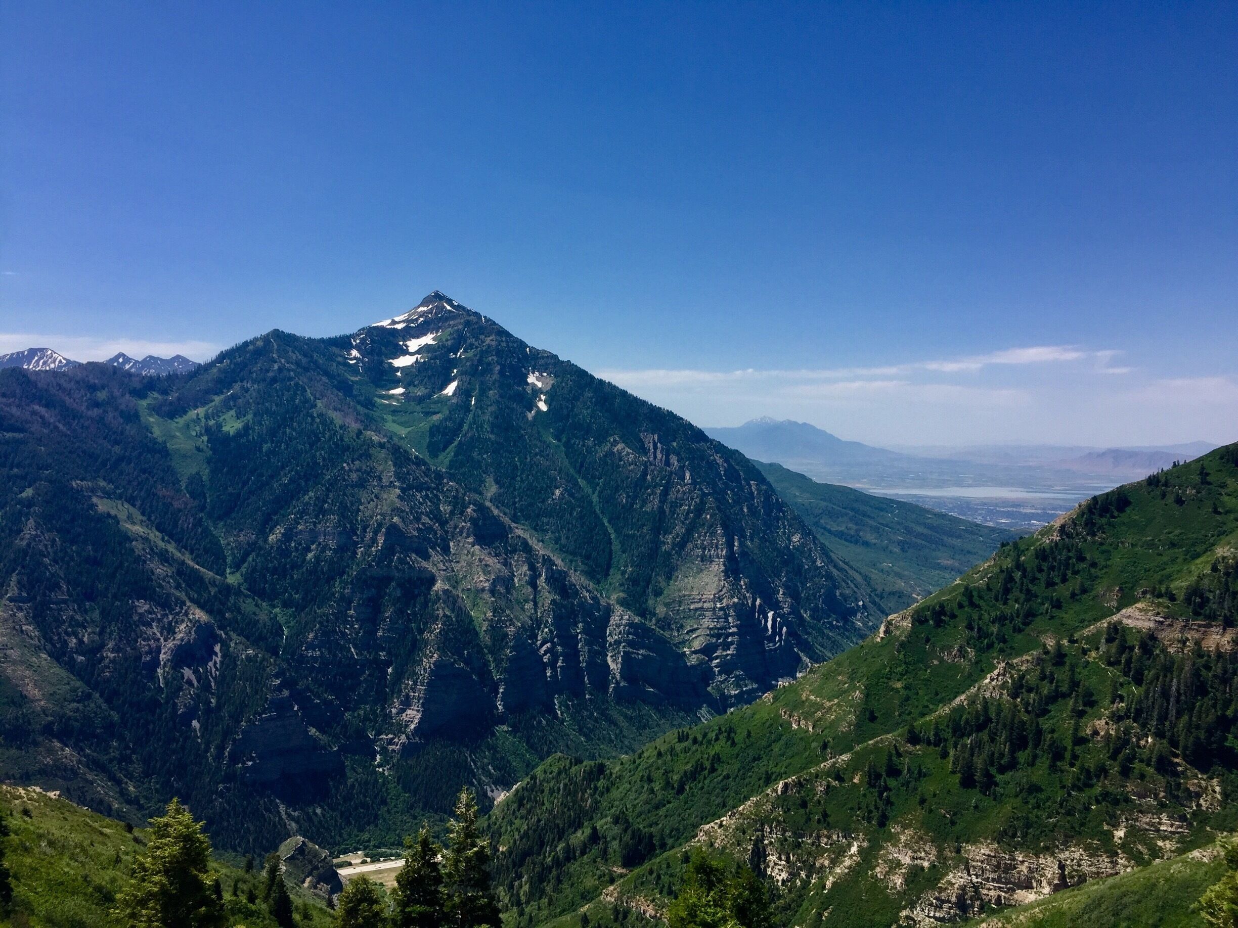 #lifeatexpedia at bear Claw on top of Sundance resort. The mountains here remind of Glacier NP in Montana. Not only it's a luxury vacation, but also a very peaceful secluded stay. #sundance