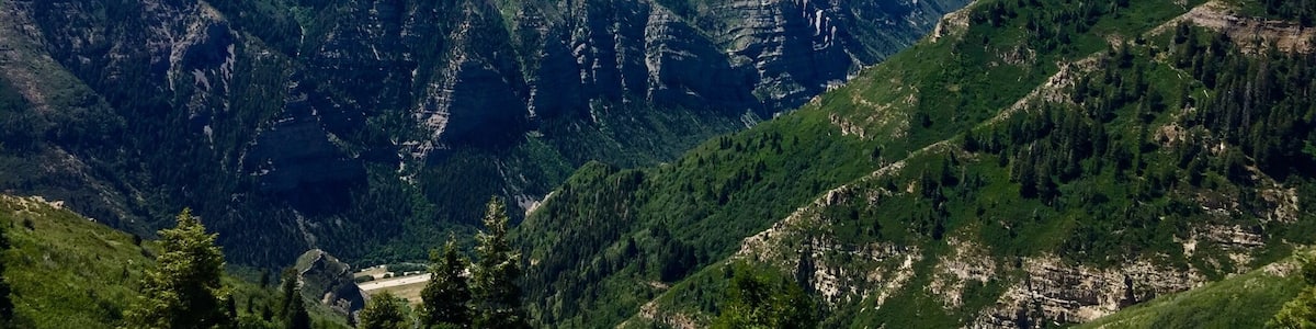 #lifeatexpedia at bear Claw on top of Sundance resort. The mountains here remind of Glacier NP in Montana. Not only it's a luxury vacation, but also a very peaceful secluded stay. #sundance