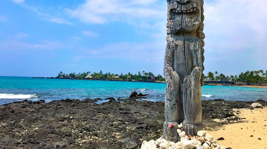 A weathered statue of the Hawaii god Ku.
Ku is the god of war and prosperity.