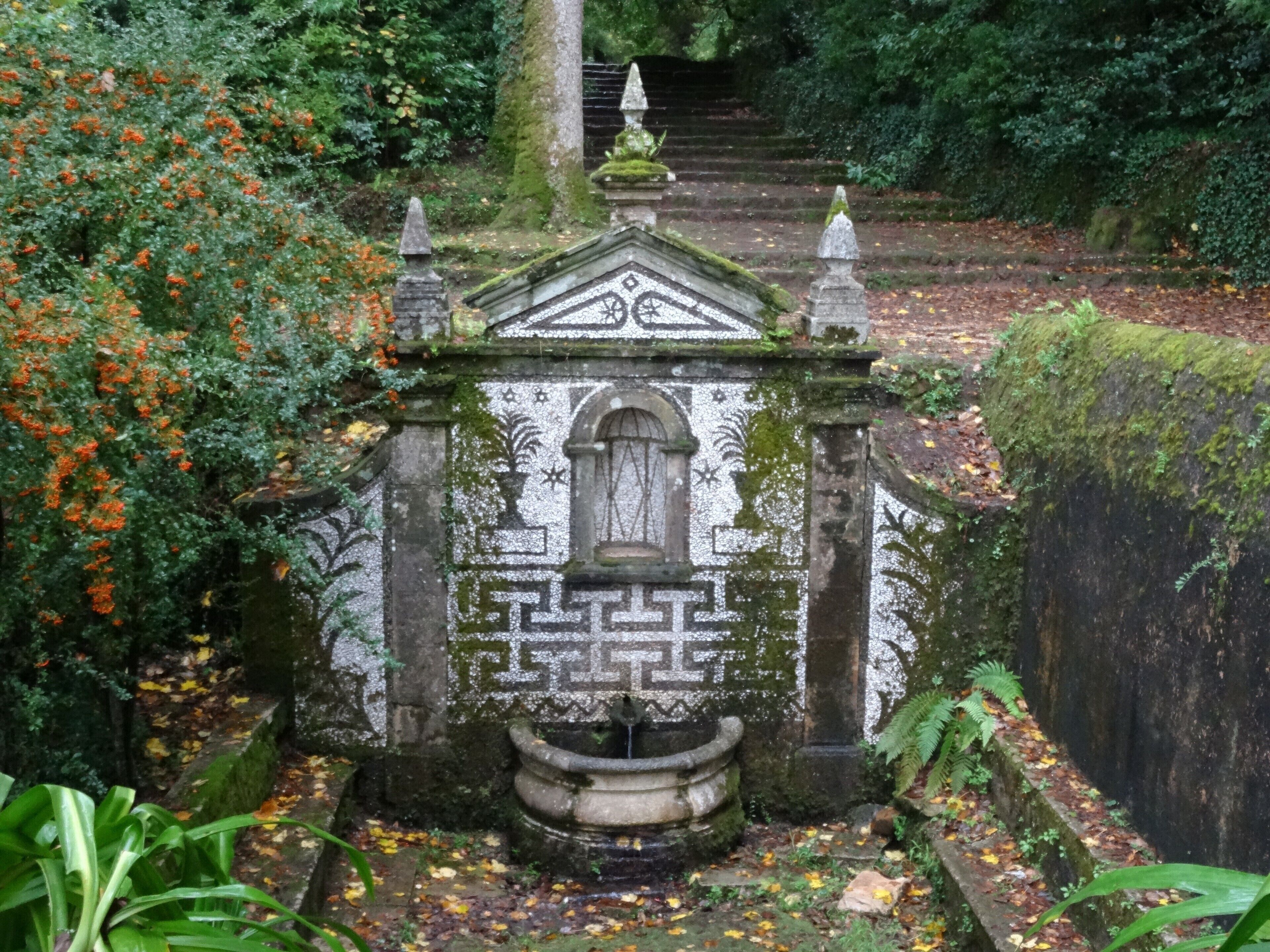 #bussaco #bucaco #palace #portugal #palace

The Palácio Hotel do Buçaco was built in the late 19th century in Neo-Manueline style.  It is part of an architectural and landscape complex in the National Forest of Buçaco.  The Palace is richly furnished and decorated with several works of art, wonderful frescoes and fantastic tile panels, representing above all the Epic of the Portuguese Discoveries.  Most works are by 19th century Portuguese masters such as Jorge Colaço and Carlos Reis.

O Palácio Hotel do Buçaco foi construído no final do século XIX em estilo Neomanuelino. Faz parte de um complexo arquitetônico e paisagístico na Mata Nacional do Buçaco. O Palácio está ricamente mobilado e decorado com várias obras de arte, afrescos maravilhosos e fantásticos painéis de azulejos representando sobretudo a Epopeia dos Descobrimentos Portugueses. A maioria dos trabalhos é da autoria de mestres portugueses do séc. XIX como Jorge Colaço e Carlos Reis.