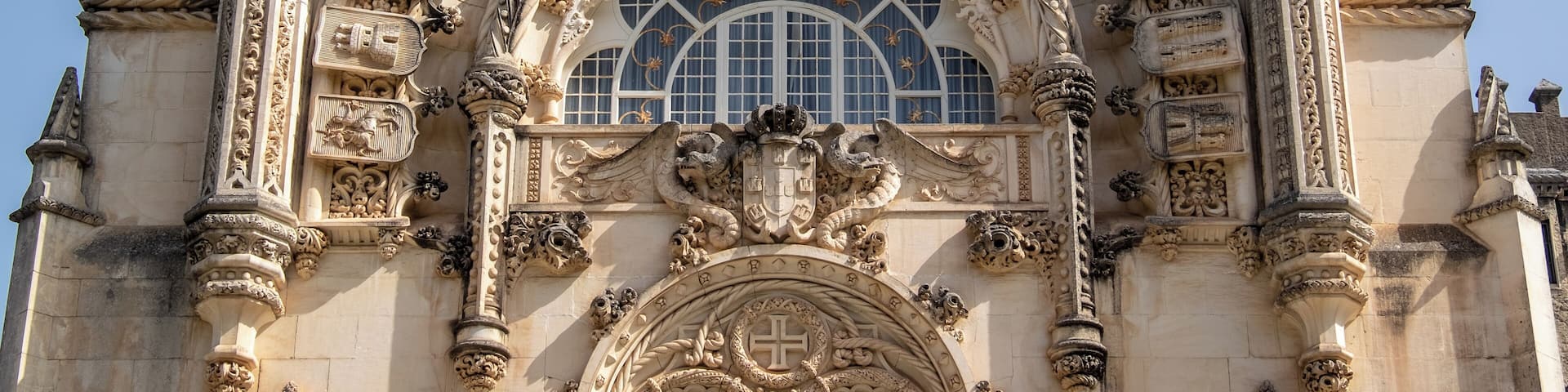 Window details of the magnificient Buçaco Palace
#architecture #buçacopalace #buçaco #bussaco #luso #matadobuçaco #visitportugal #igersportugal #portugalalive #portugalcomefeitos #portugal #sharing_portugal #topportugalphoto #discoverportugal #ig_portugal #portugal_em_fotos #super_portugal #portugalvisuals #portugalemclicks #findout_portugal #amar_portugal #portugallovers #RevealPortugal #weshareportugal #portugaladdict #portugal_gems #travel #palace #nature #aveiro