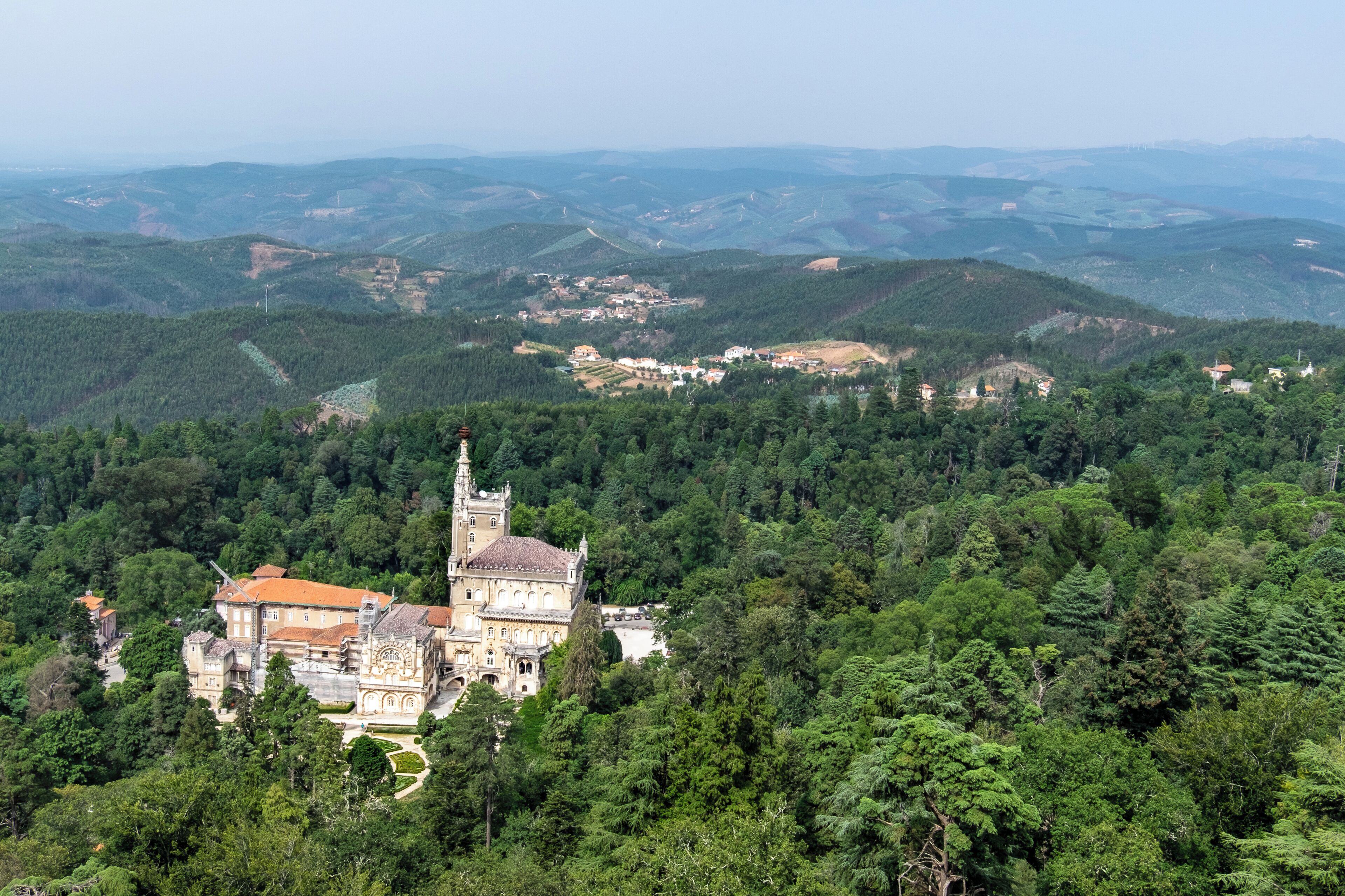 Visiting today the amazing Buçaco Palace that rises majestically at the heart of Buçaco Woods taking us away into a world of fairy tales full of magnificent fantasy.

#architecture #buçacopalace #buçaco #bussaco #luso #matadobuçaco #visitportugal #igersportugal #portugalalive #portugalcomefeitos #portugal #sharing_portugal #topportugalphoto #discoverportugal #ig_portugal #portugal_em_fotos #super_portugal #portugalvisuals #portugalemclicks #findout_portugal #amar_portugal #portugallovers #RevealPortugal #weshareportugal #portugaladdict #portugal_gems #travel #palace #nature #aveiro