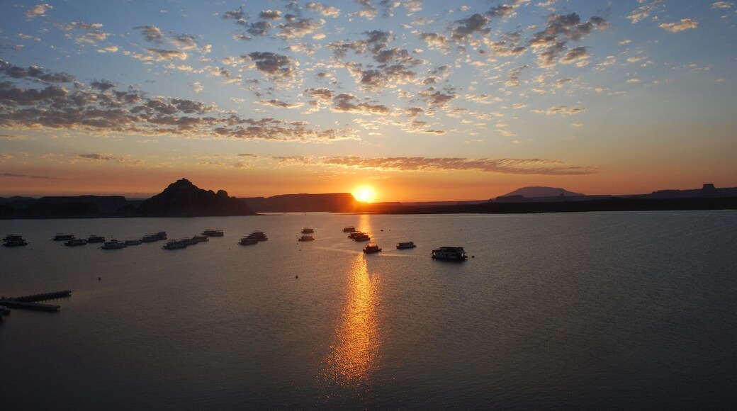 So many things to do
Antelope Canyon, Rainbow bridge, The Wave...