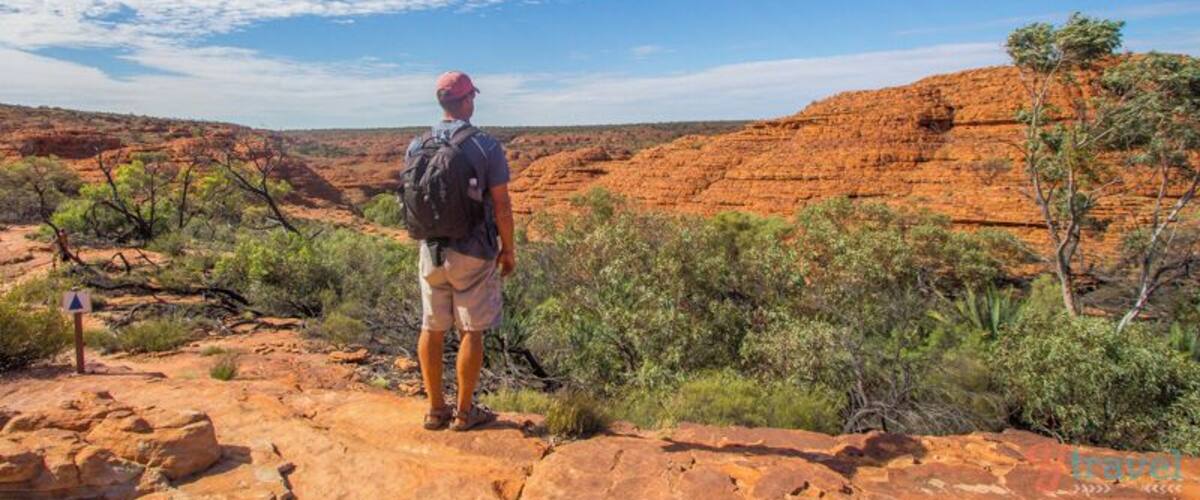 Kings Canyon is one of the highlights along the Red Centre Way in the Northern Territory of Australia, half way between Uluru and Alice Springs.
A must do is the 6 kilometre loop walk which offers stunning views of the red landscape - we did it with our 3 and 7 year old kids.