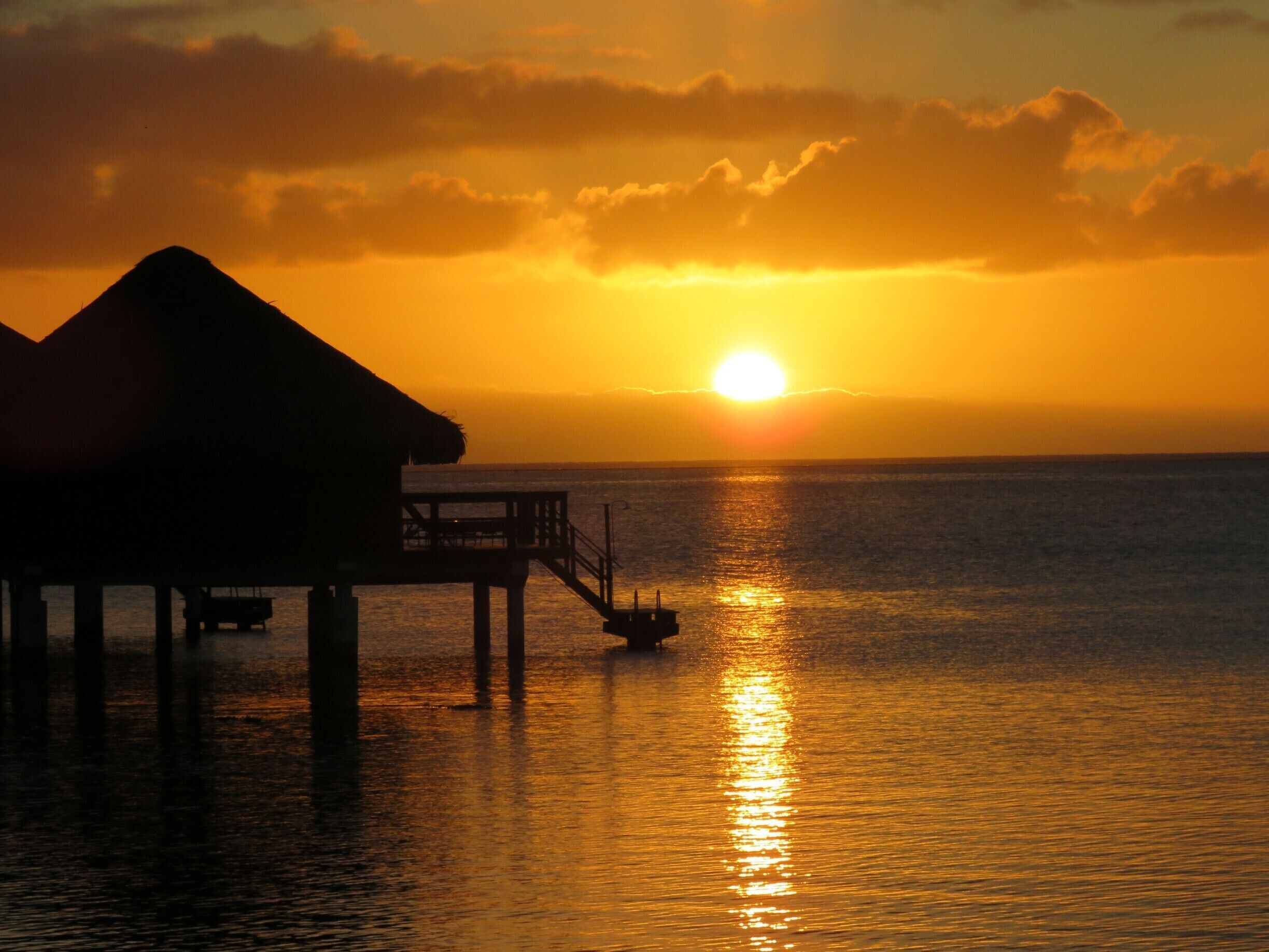 #LifeAtExpedia 
Waiting for the sunset in a wonderful and colorful place of French Polynesia. Love it.