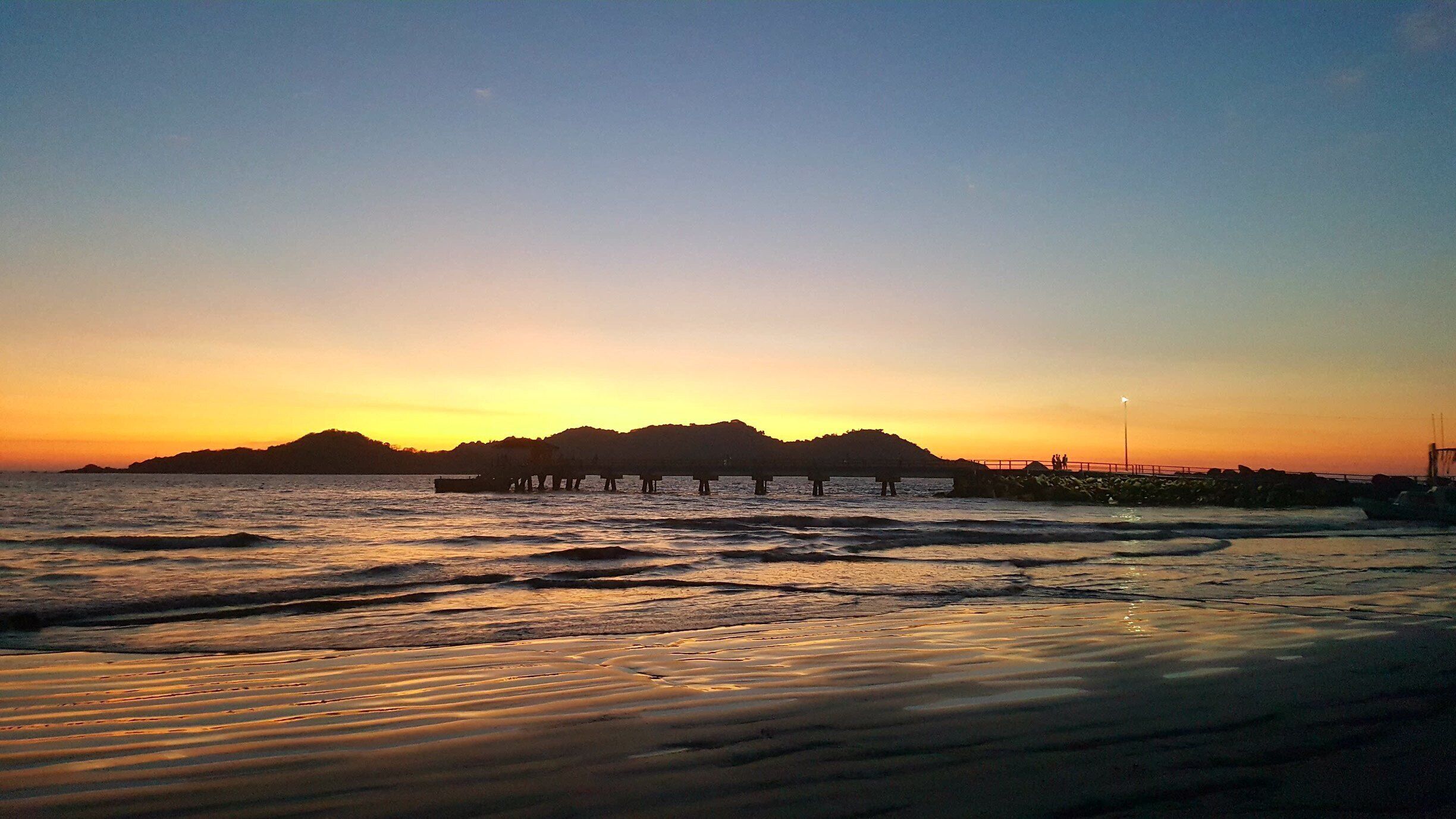 #lifeatexpedia #sunset #deck