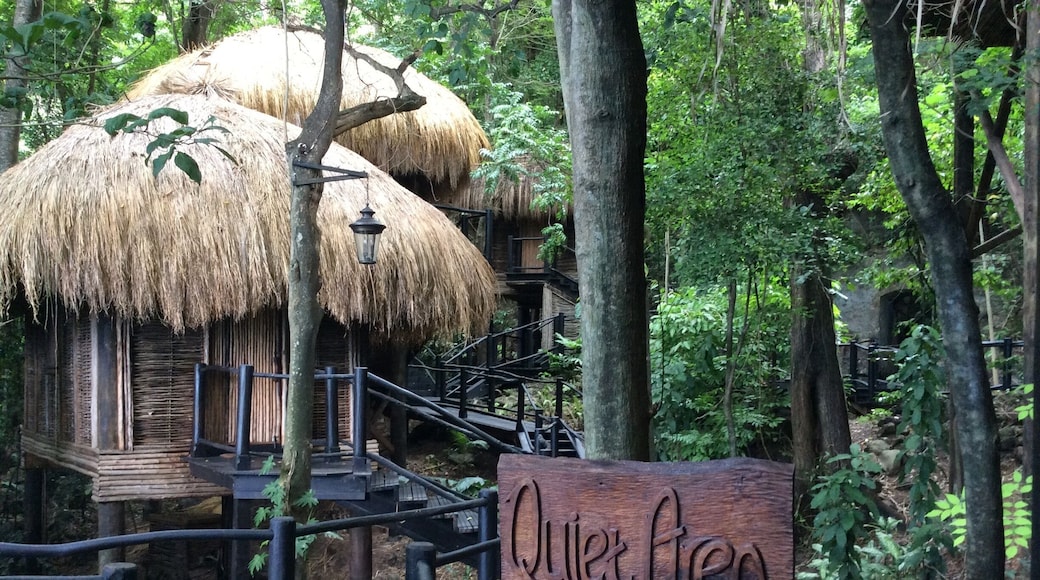 Spa retreat, surrounding is breathtaking.