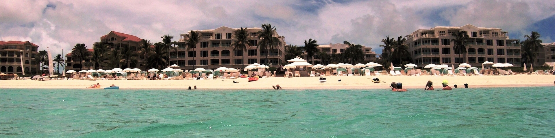 I've visited and lived by a few beaches, but this place has the finest powered sand and clearest bright see though water I've ever experienced, other than St. Marteen. Now I've not been to the Fiji Islands yet, or Aruba, ...so I'm still experimenting. However, this is a great place to relax and unwind from the world.