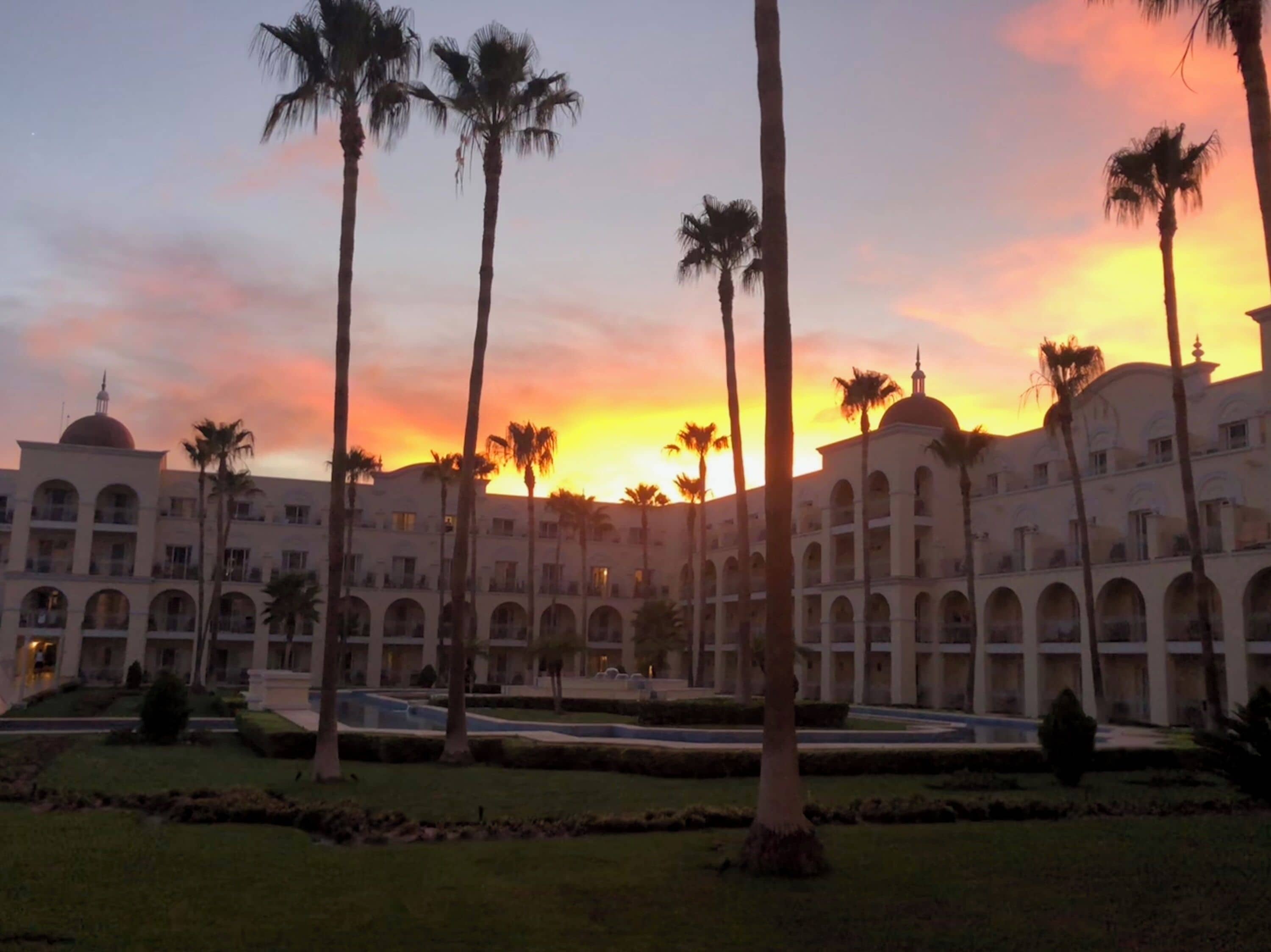 #Golden #goldenhour Beautiful views from the Hotel Rui Palace in Cabo San Lucas. The staff was friendly and pool views amazing! 