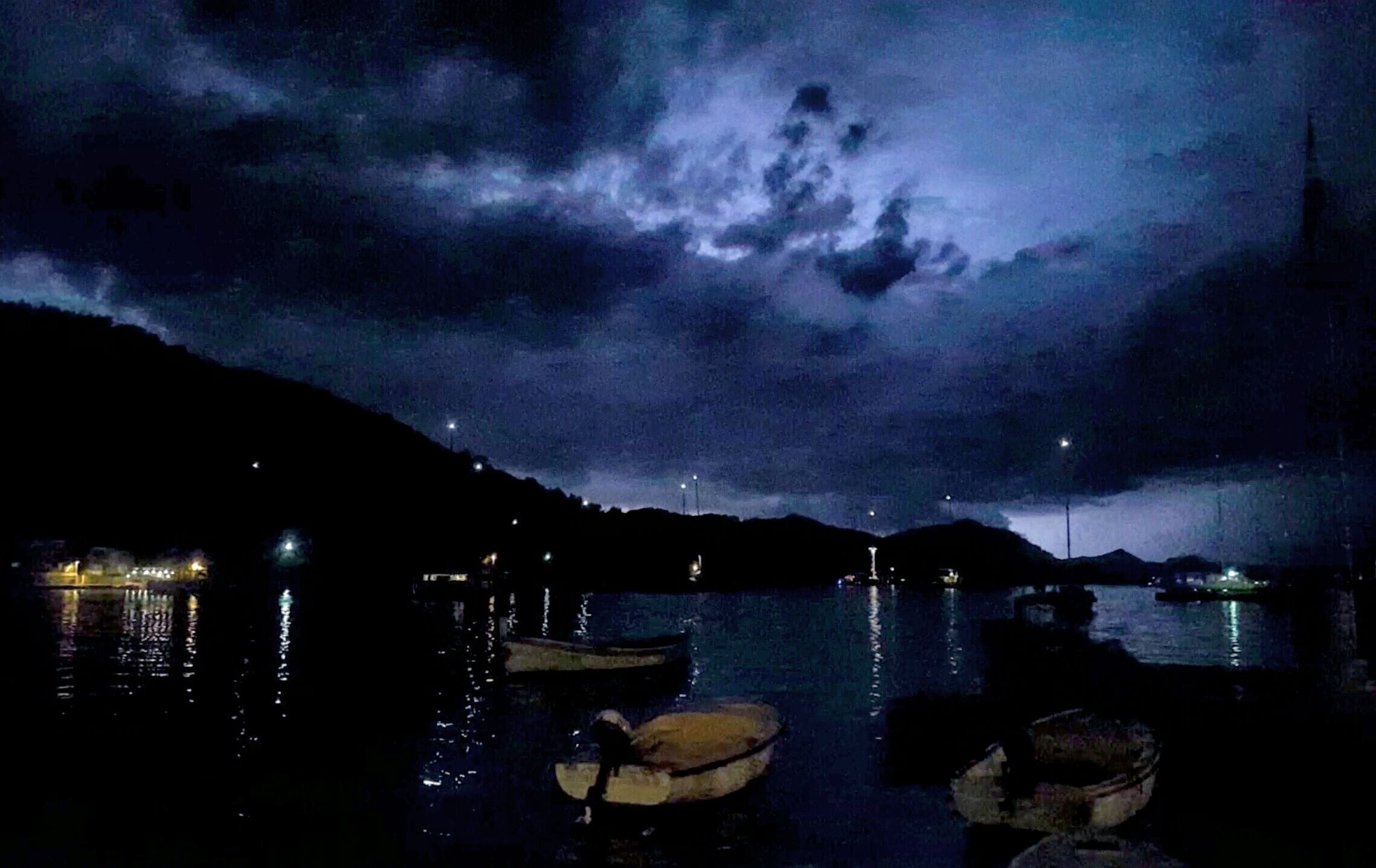 Wonderful #lightening storm over #sipan bay tonight