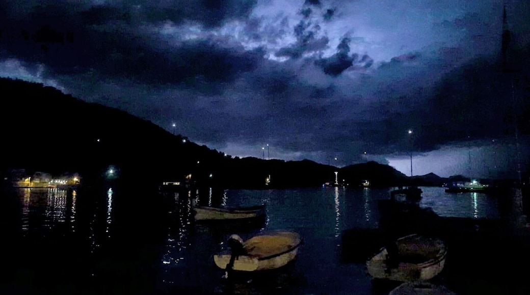 Wonderful #lightening storm over #sipan bay tonight