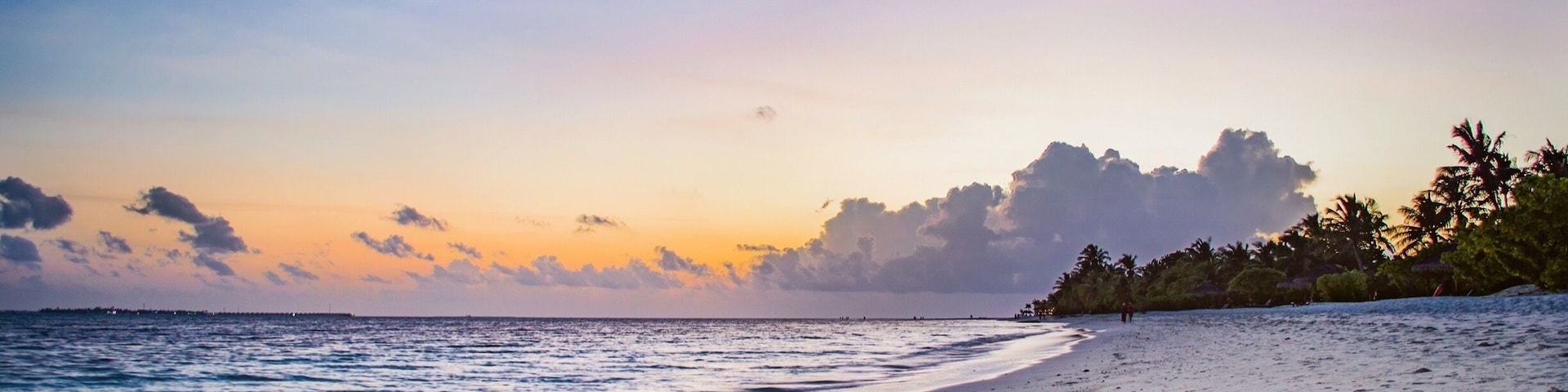 Taken during sunset, I can’t wait until one day I go back here
#bvsquad
#maldives
#sunset
#beachtips
#beach
#ocean