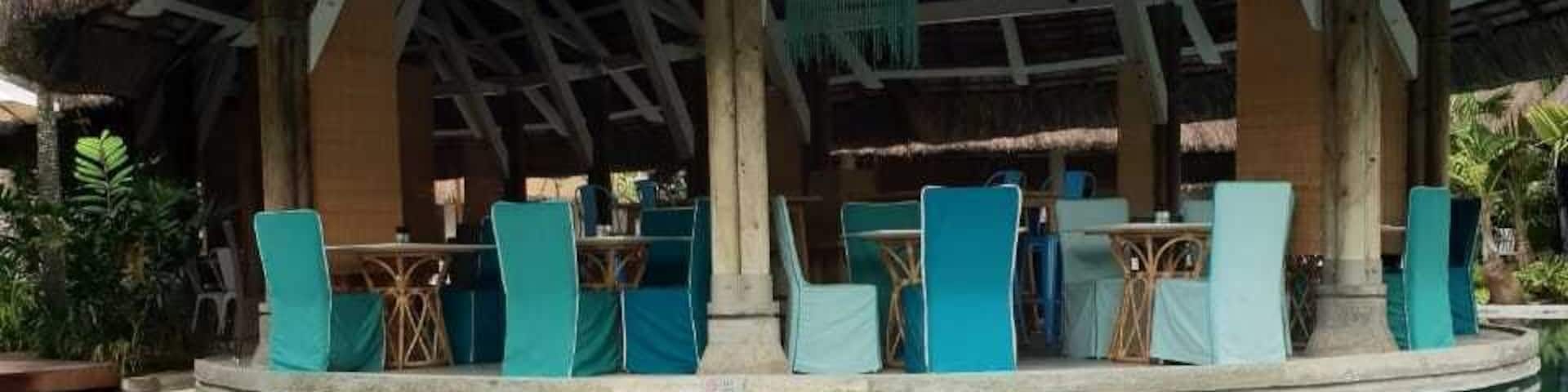 A book and a pool!
Nothing else needed! 📖🌞
#marclevy #islandlifestyle #lovebooks #lovemauritius #loveattituderesorts #mauritiusmyparadise
#relax #cheers