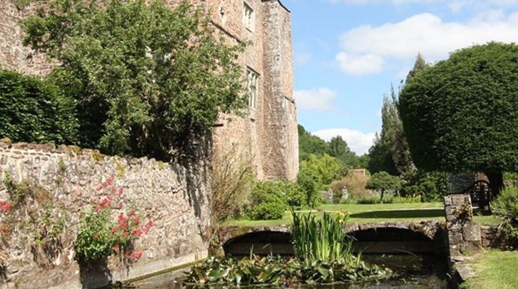 Bickleigh Castle is a beautiful Castle in Devon. You can stay at the adjacent cottages which join on to the castle on a B&B basis. The castle can also be hired out for Weddings or Special Occasions. As apart of your stay you can get a free tour of the castle