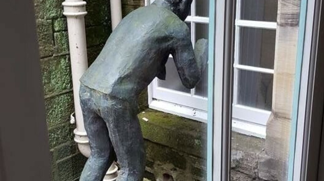 Peeping Tom! Carberry Tower, Musselburgh, Scotland 🏴 The land on which Carberry Tower is built was first mentioned in the 11th century and its original foundation stone was laid in 1480.