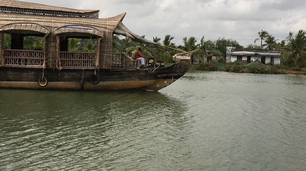 #floating villa, backwater