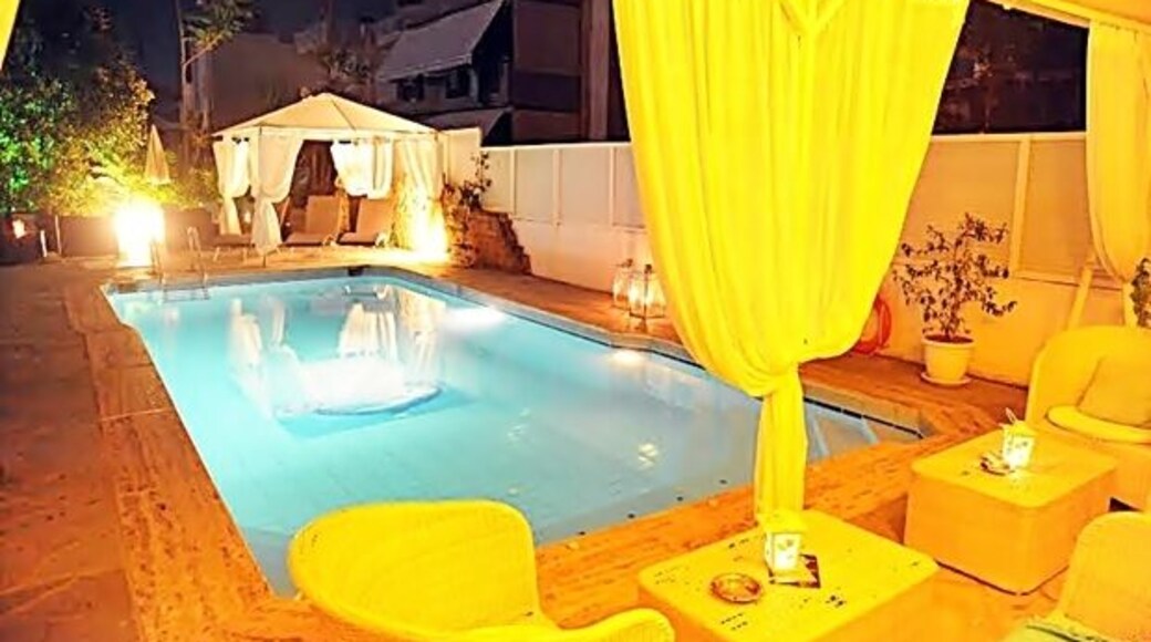 Located only 25 km from the airport of Macedonia and 35 kms from the city of Thessaloniki it's the ideal spot to begin sightseeing tours of Chalkidiki! Alkyonis is one of the best hotels in Chalkidiki!
www.alkyonis.com